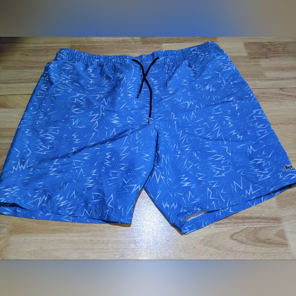 Men's athletic short size large.